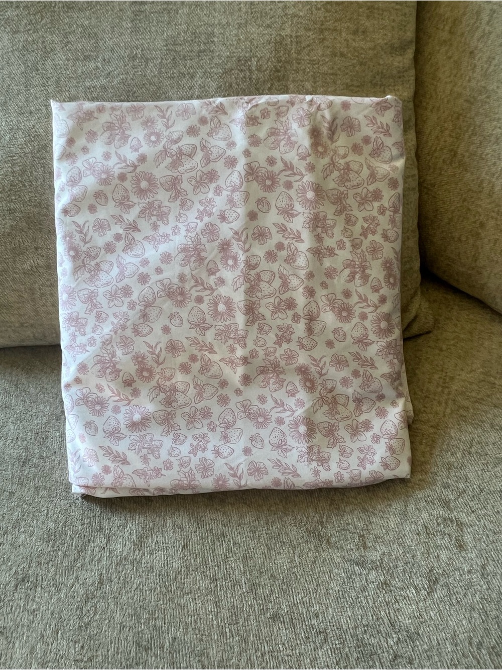 Cupcakes and Cashmere Strawberry & Floral Queen Flat Sheet